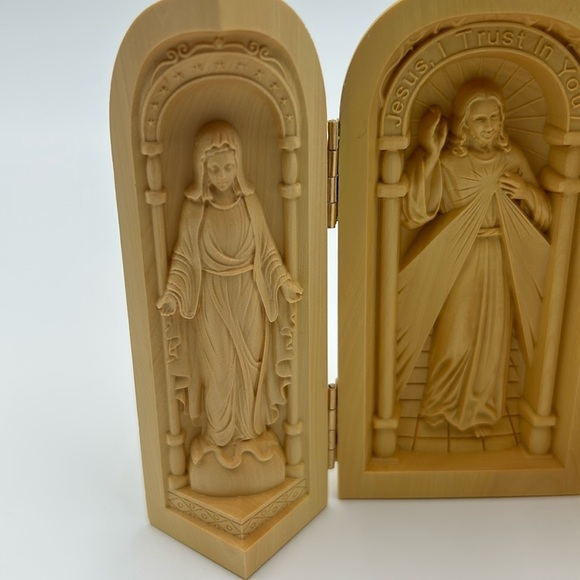 1714- Catholic Altar Religious Portable Holy Family Box Hand Carved Wood Box NWT - Picture 2 of 8